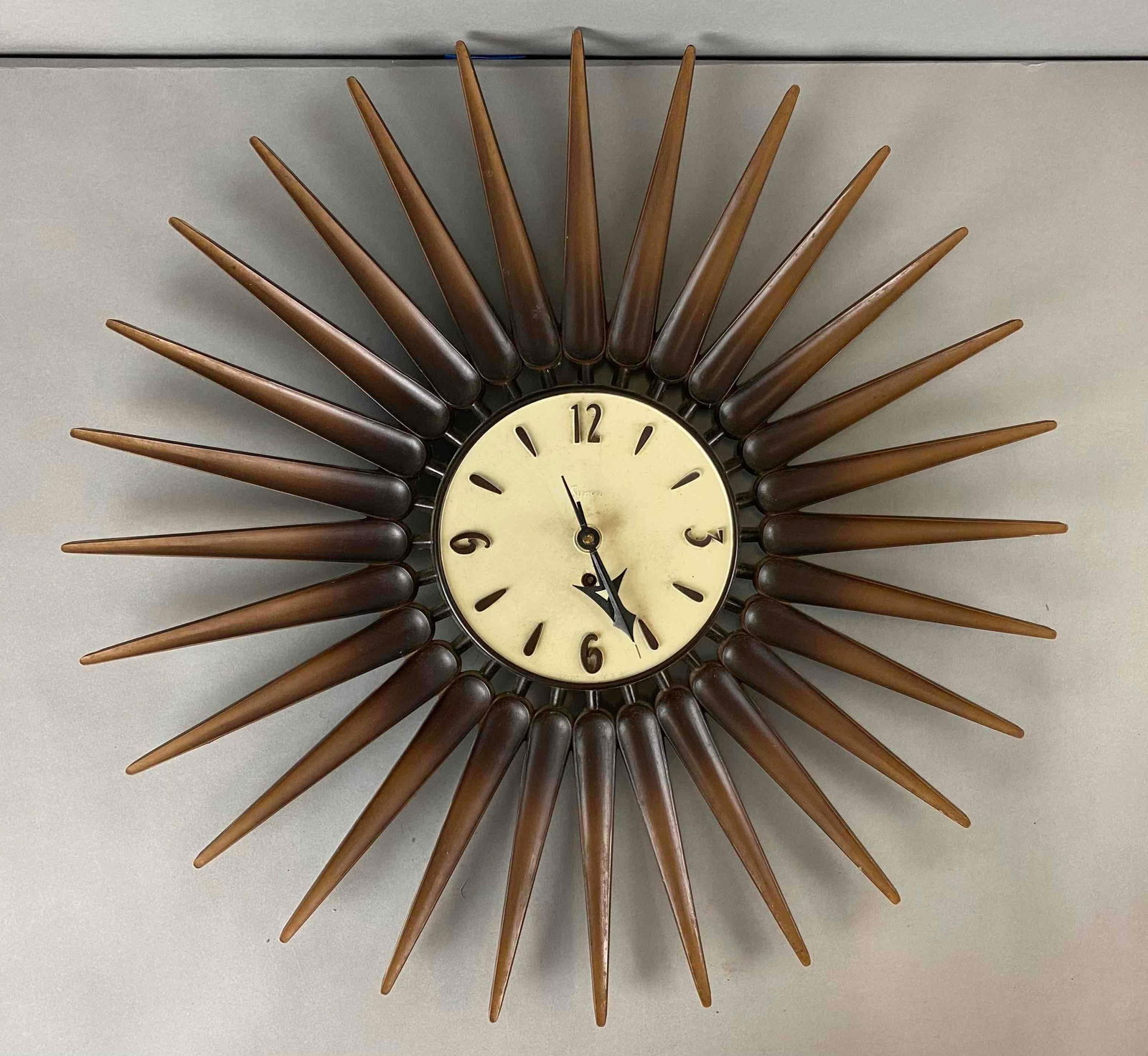 Vintage Syroco Sunburst Plastic Wall Clock (1 of 3)