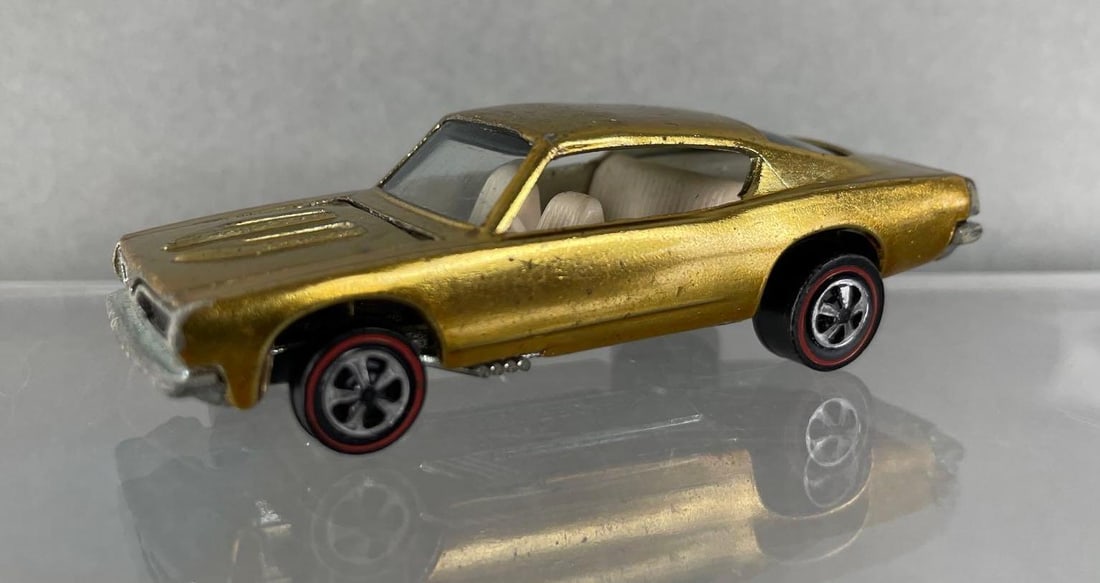 Hot Wheels Redline Custom Barracuda die-cast vehicle (1 of 6)