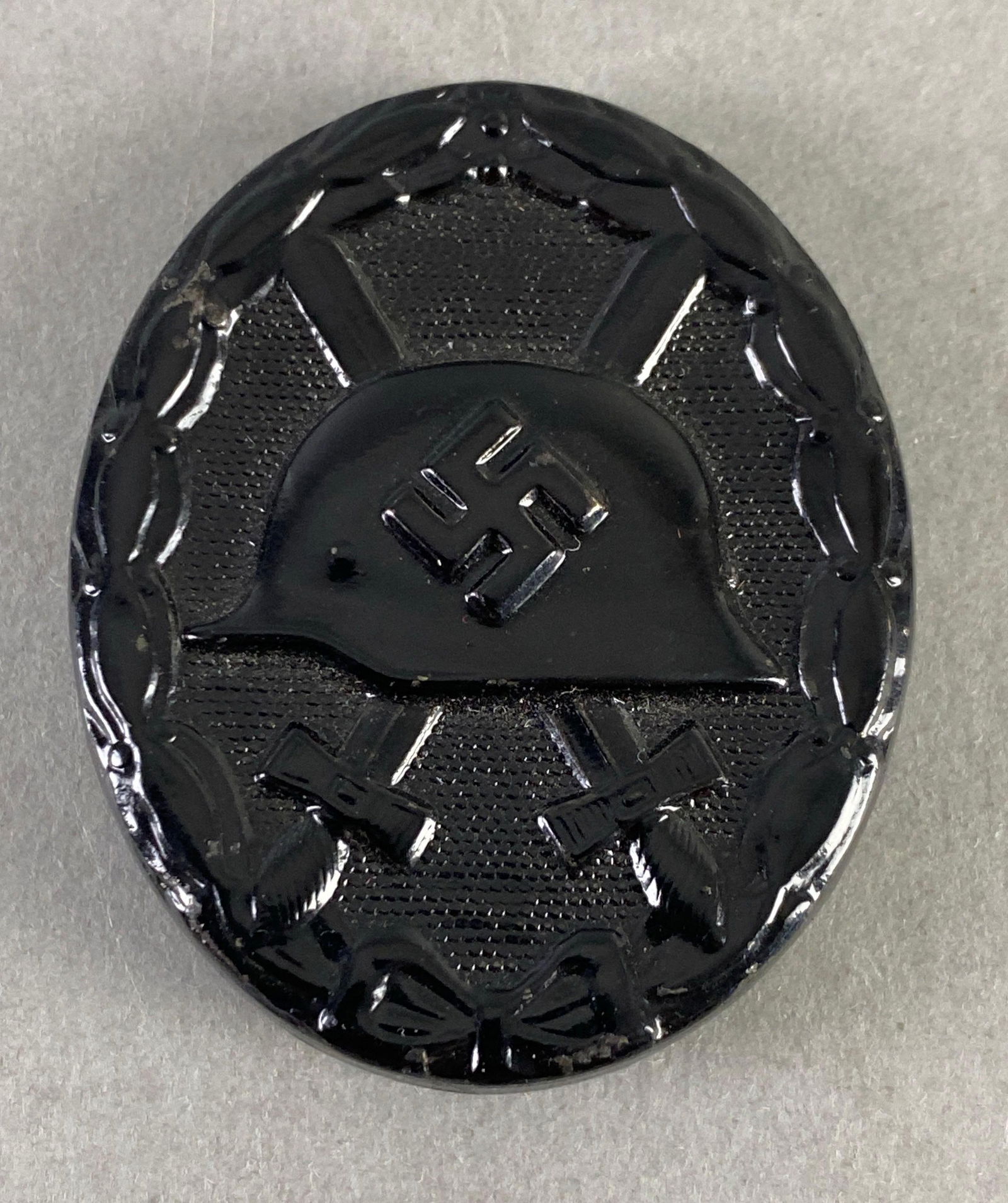WW2 German Black Wound Badge (1 of 2)