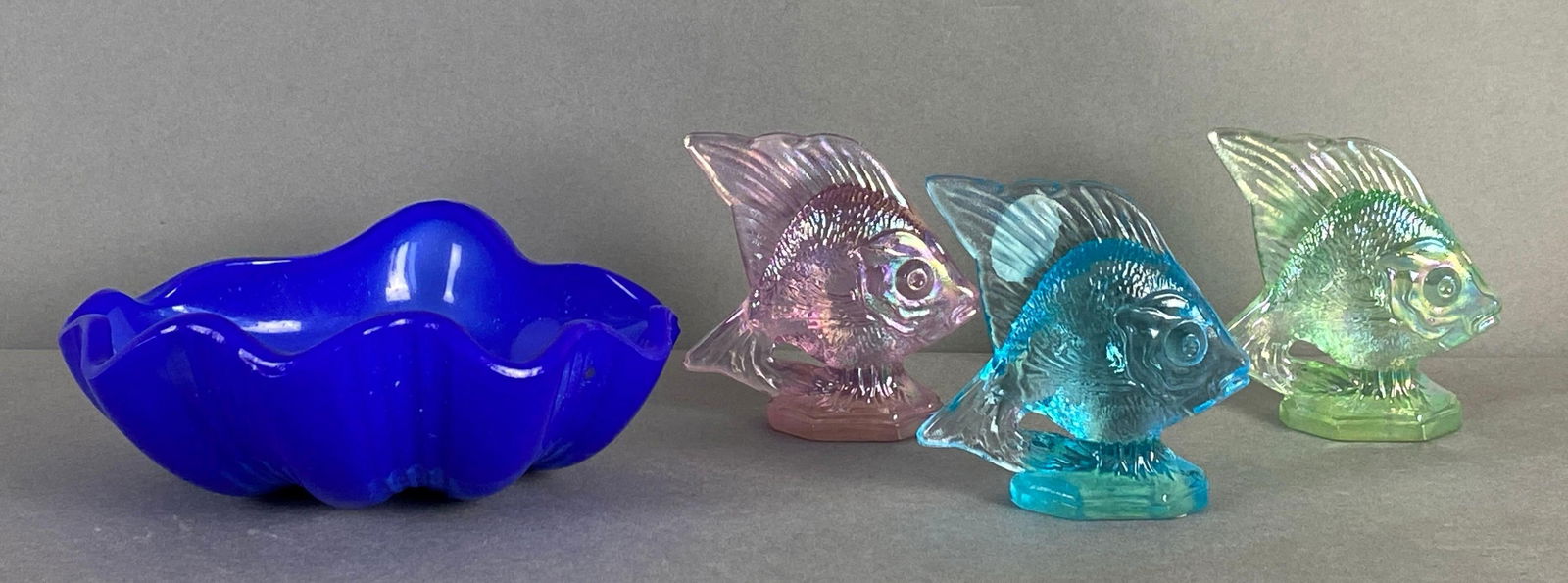 Group of 4 Fenton Aquatic Themed Glassware (1 of 3)