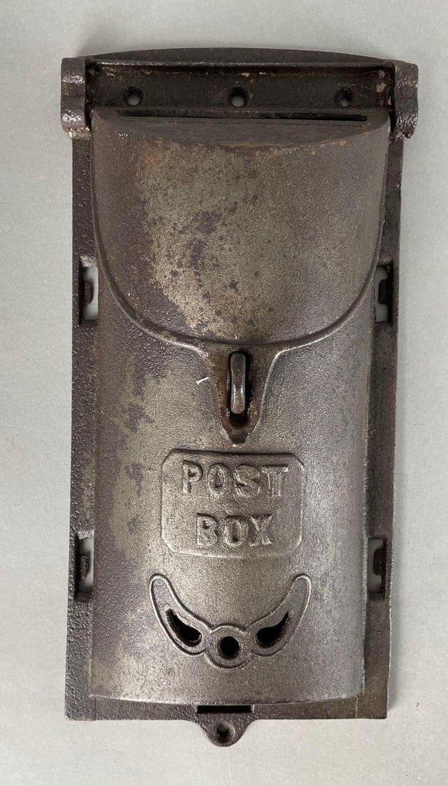 Antique Cast Iron Mounted Mail Box (1 of 3)