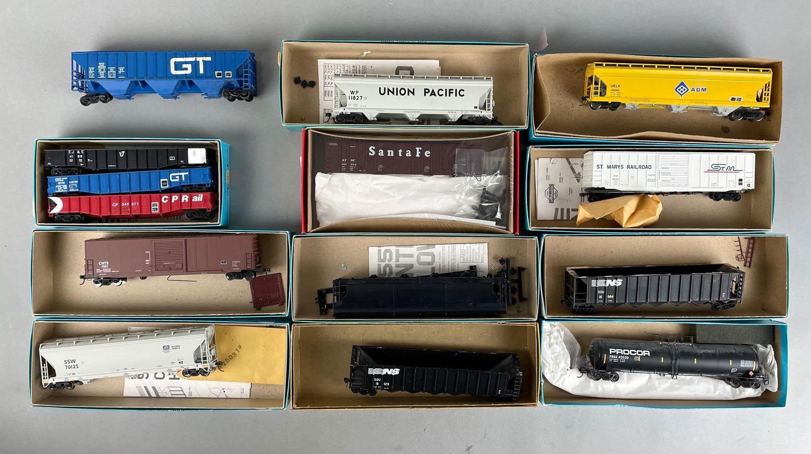 Group of HO Scale Train Cars (1 of 3)