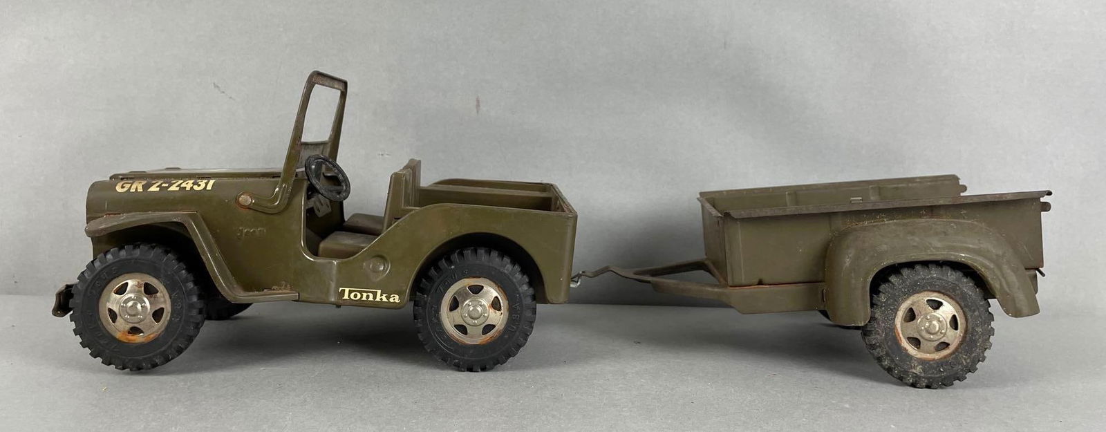 Vintage Tonka Army Jeep with Trailer (1 of 5)