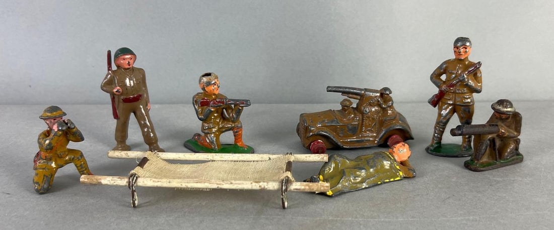 Group of Vintage Barclay Lead Soldiers: Tallest measures 3 inches, some missing hats, paint chips throughout