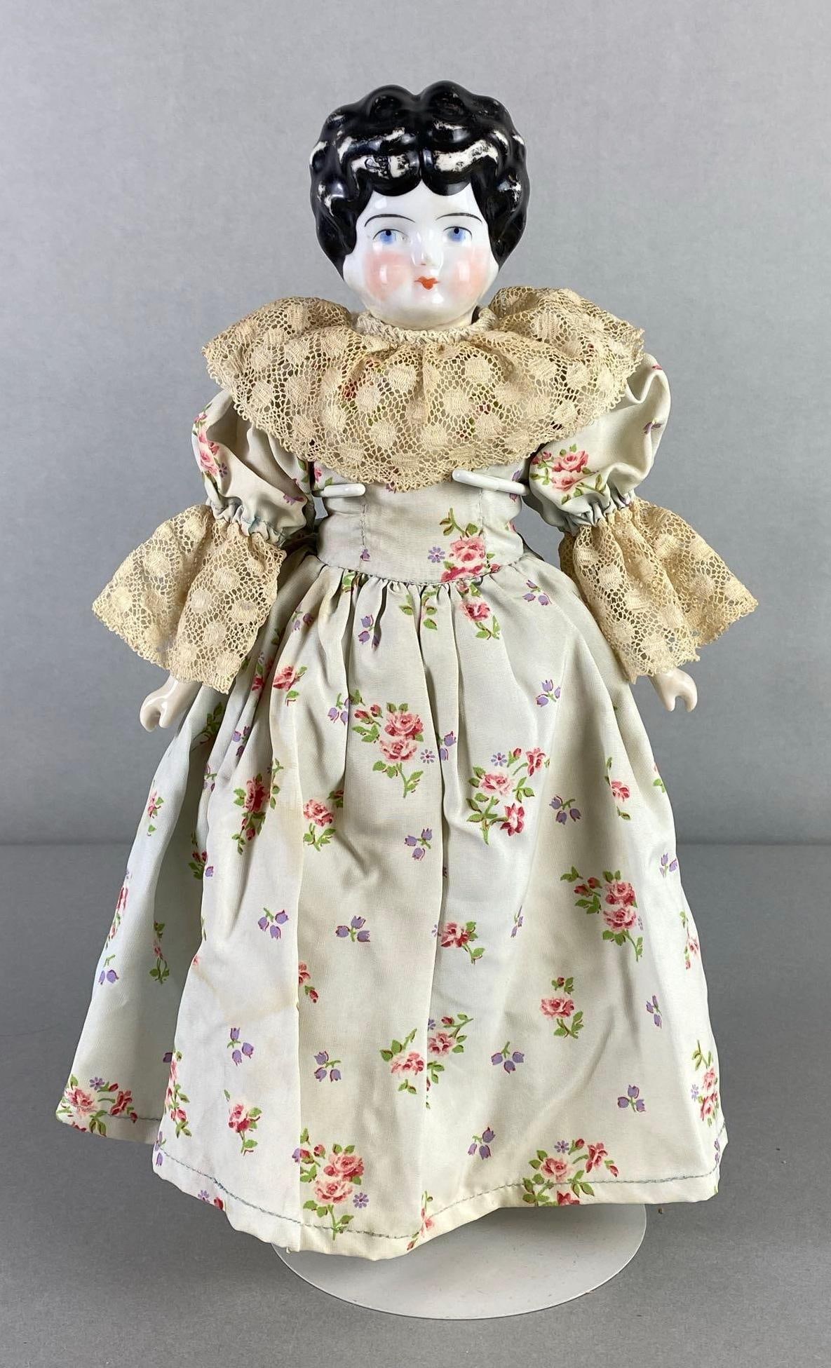 Antique Porcelain China Head Dill with Floral Lace Dress (1 of 7)