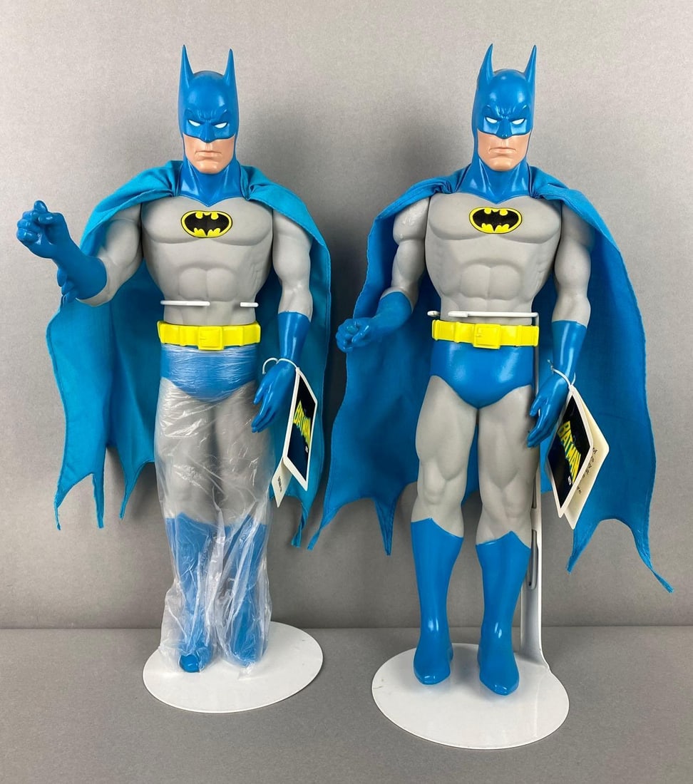 Group of 2 1982 DC Batman Action Figures (1 of 3)