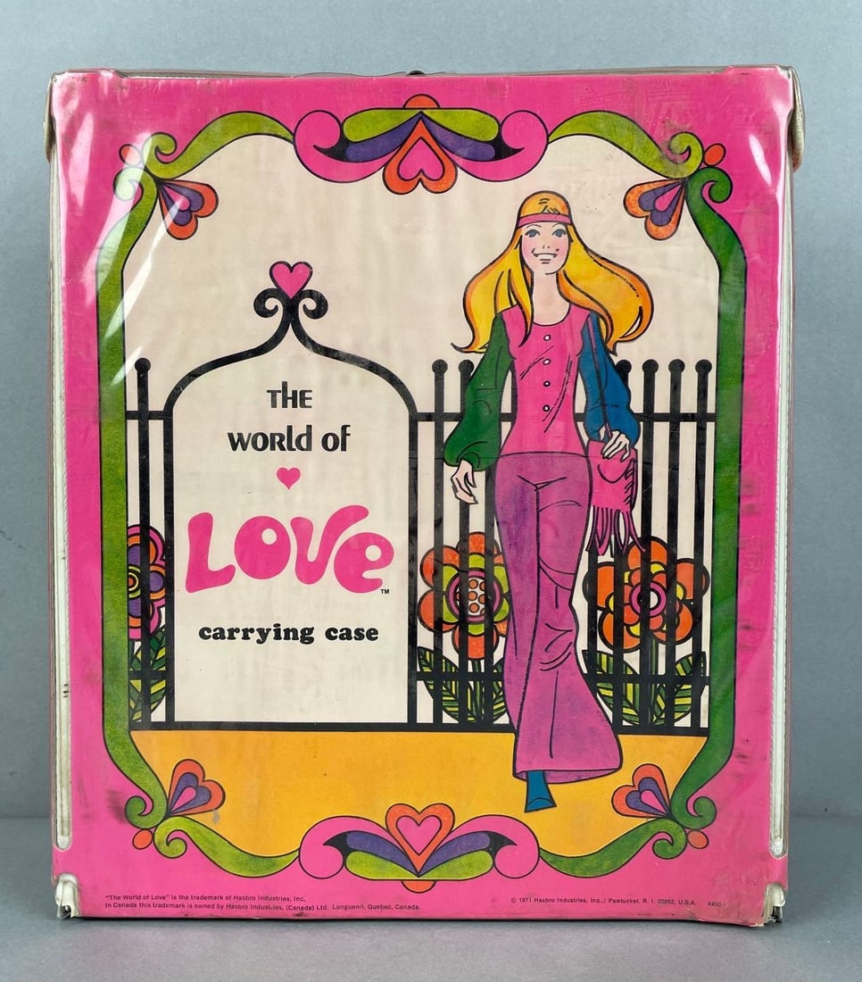 1971 Hasbro The World of Love Carrying Case with Clothes: Includes accessories, pants dresses, tops. 12 1/4 x 10 3/4 x 2 3/4 inches