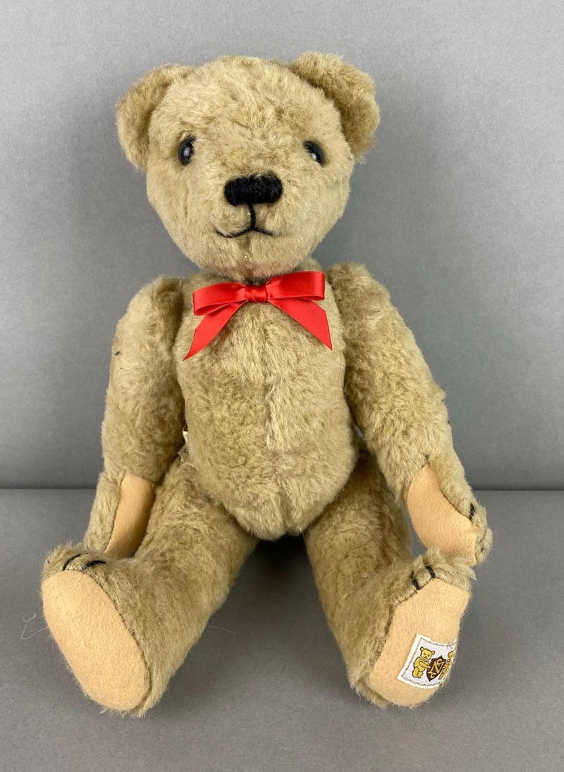 1988 Limited Edition House of Nisbet Yes No Teddy Bear: In working condition. Move tail up & down or left or right to move head. Measures 13 inches.