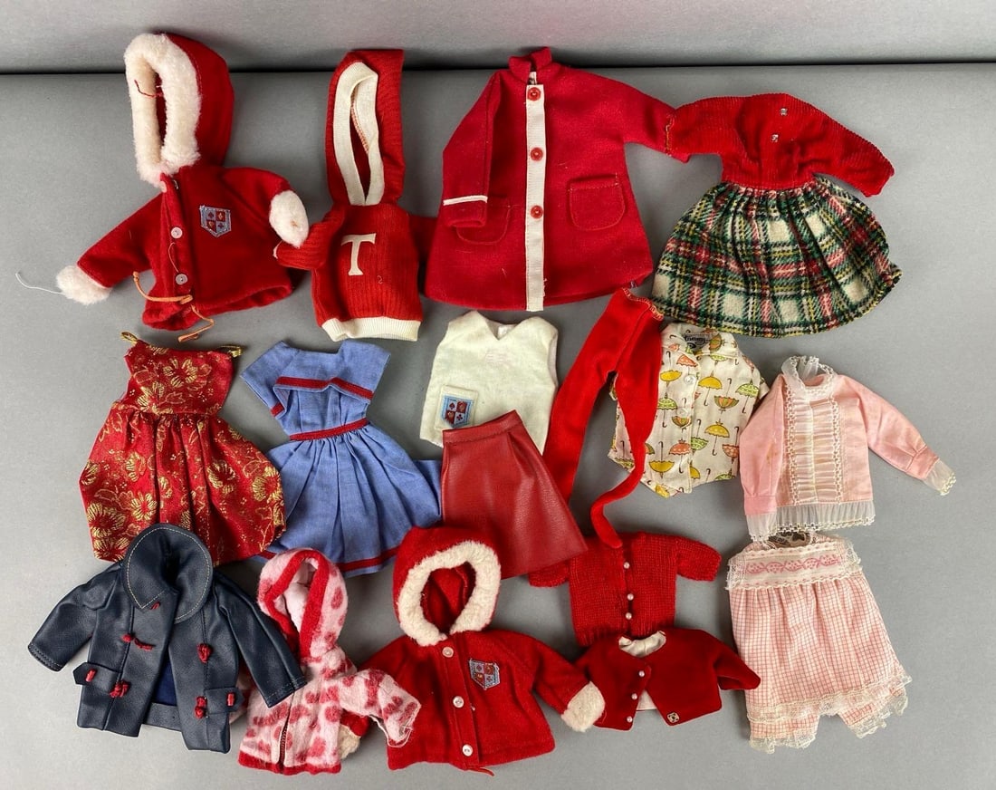 Group of Vintage Tammy Doll Clothing (1 of 4)
