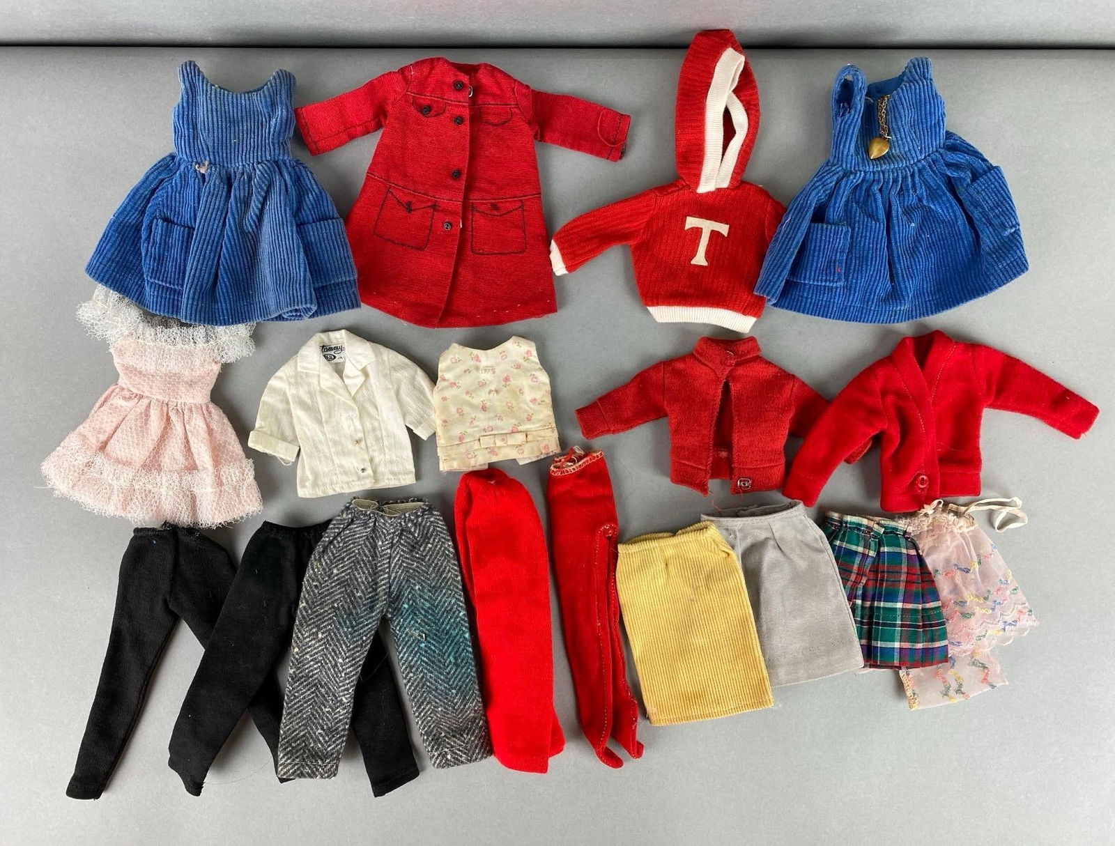 Group of Vintage Tammy Doll Clothing (1 of 4)