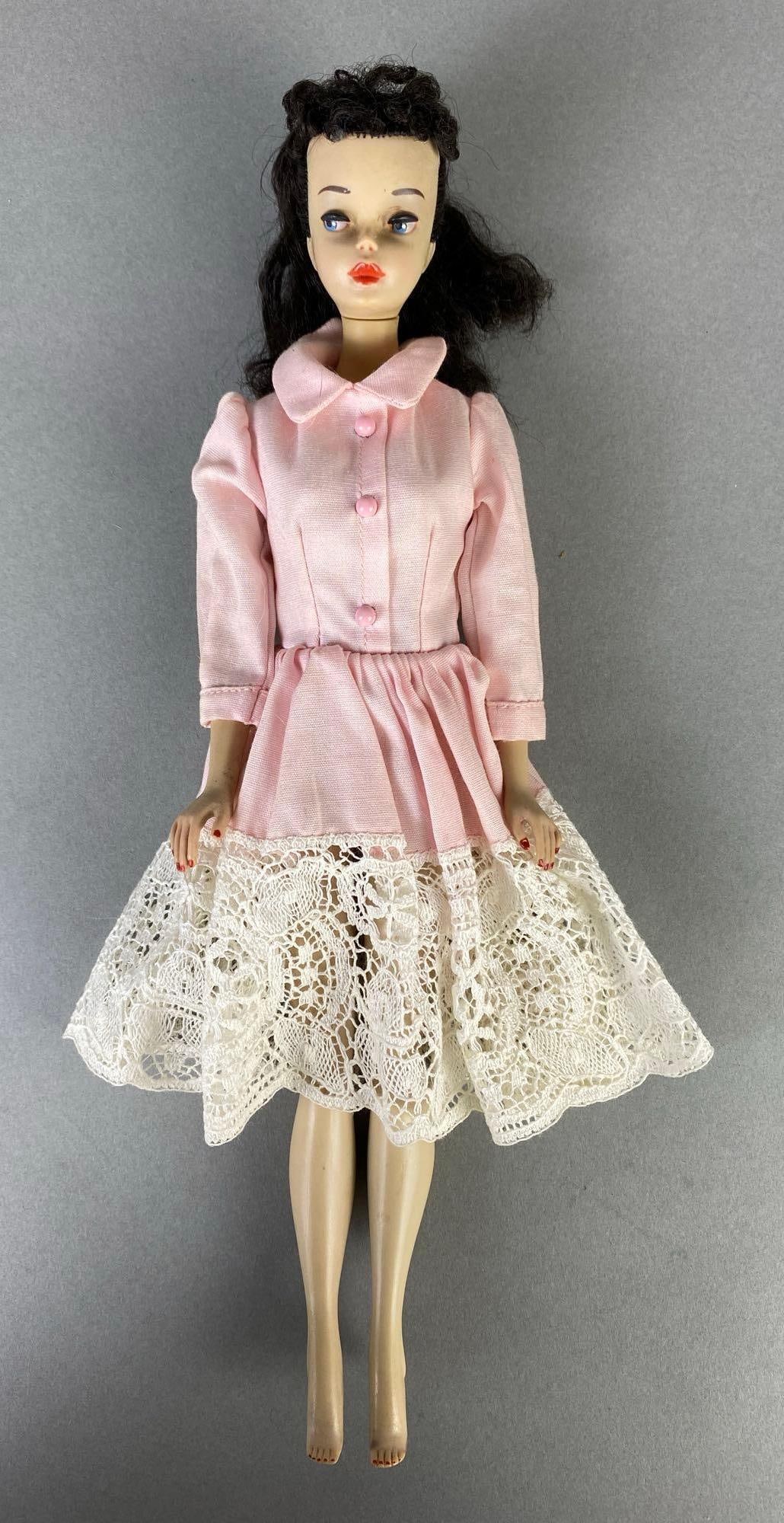 Vintage Mattel Barbie No. 3 Brunette Ponytail Fashion Doll (1 of 7)