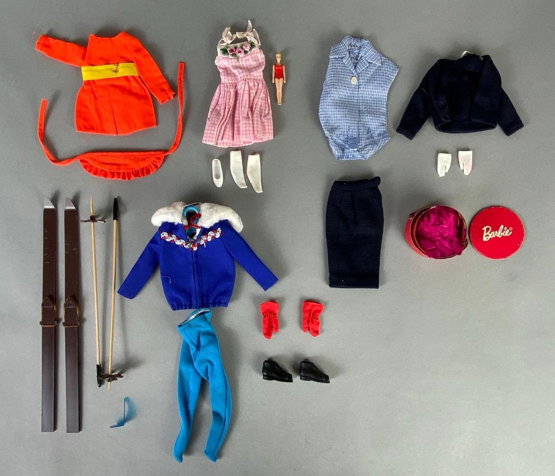 Group of Vintage Mattel Barbie and Skipper Accessories (1 of 5)
