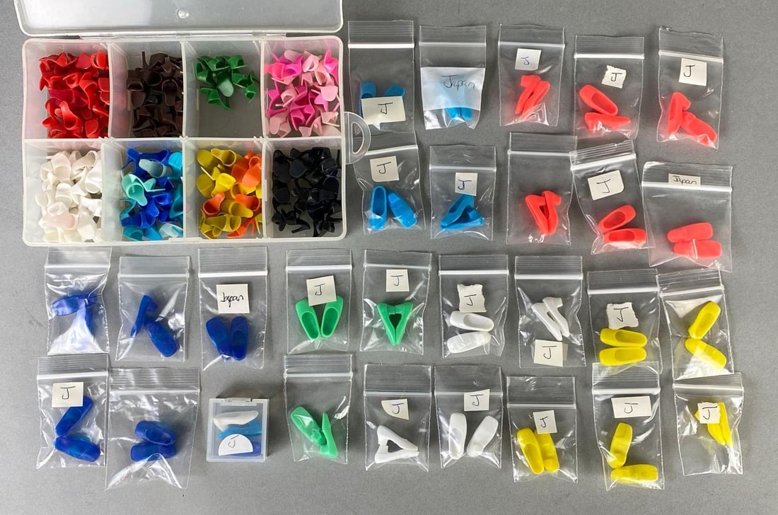 Group of Mattel Barbie Fashion Doll Shoes (1 of 3)