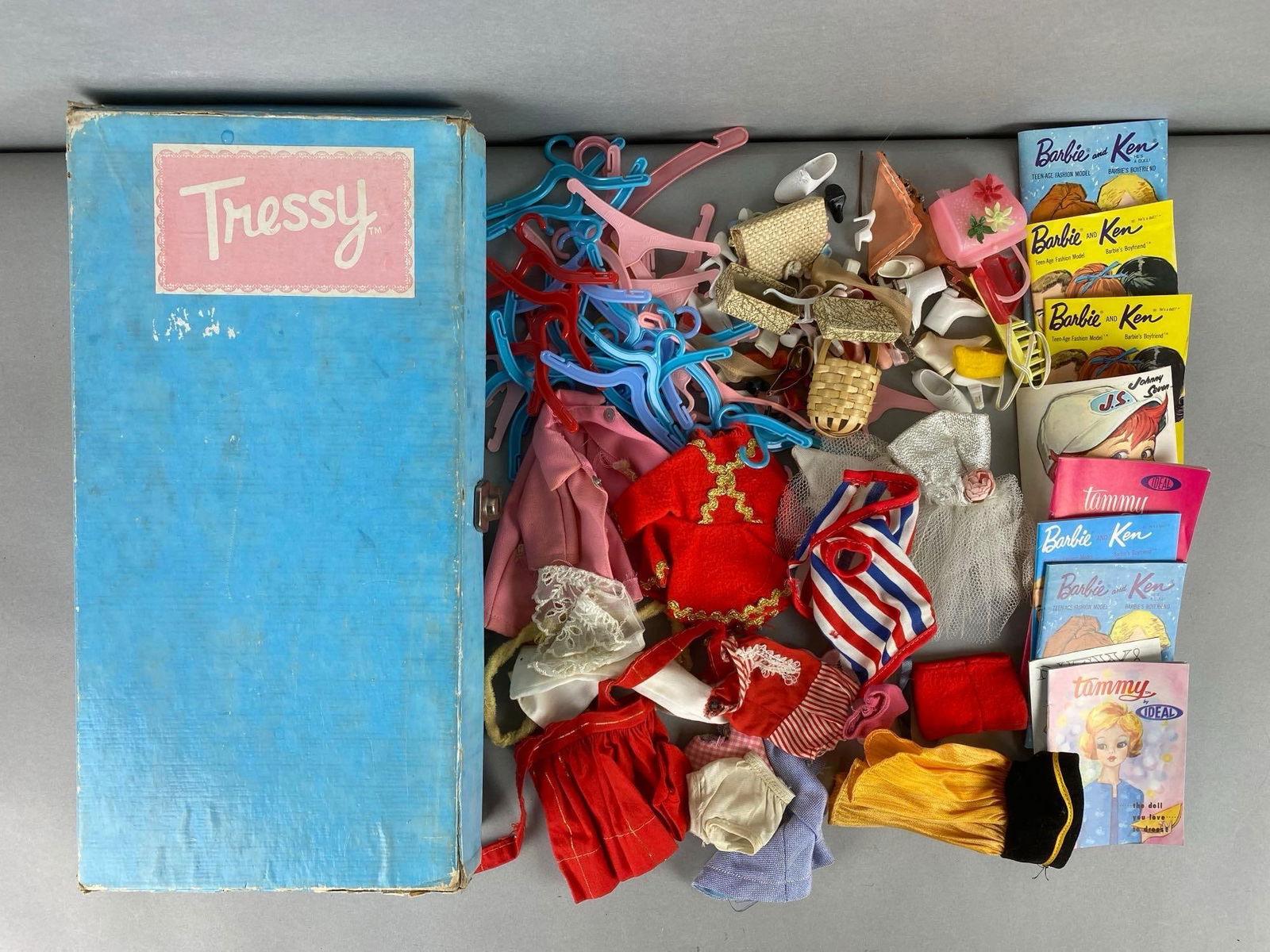 Vintage Tressy Carrying Case and More (1 of 4)