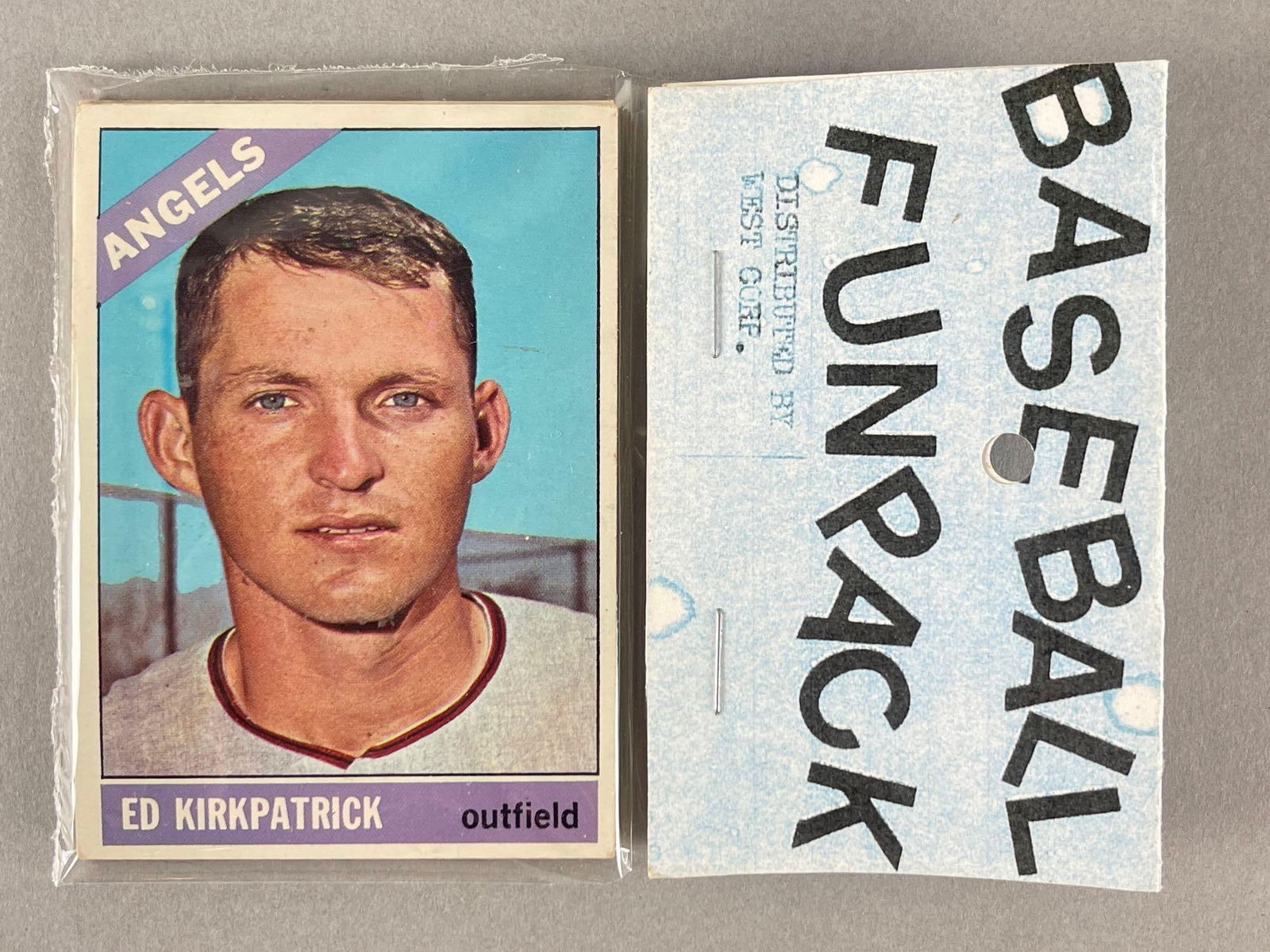 1966 Topps Baseball West Corps. Cello Fun Pack with Mickey Mantle on Back (1 of 2)