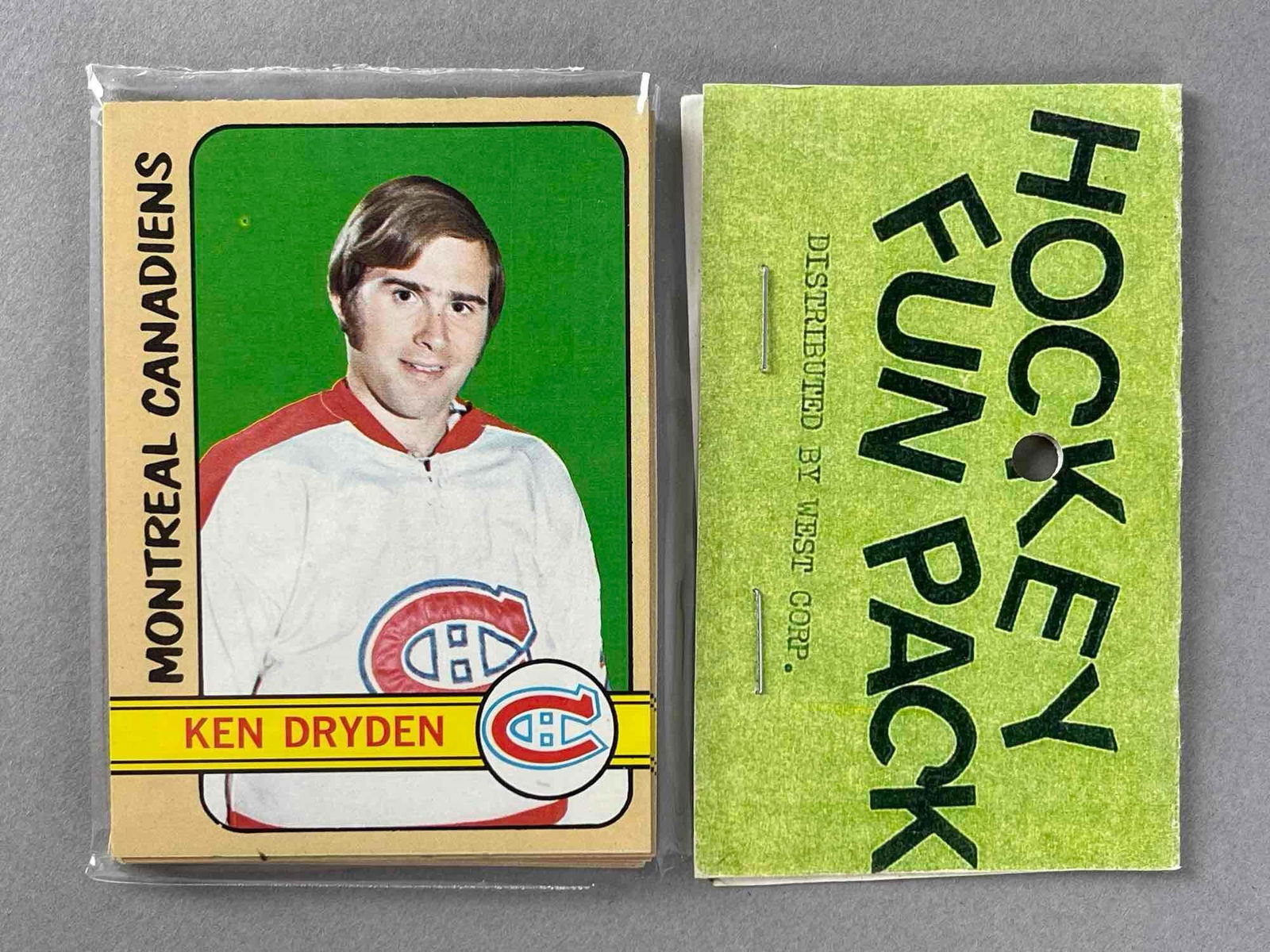 1972 - 73 Topps Hockey West Corps. Cello Fun Pack (1 of 2)