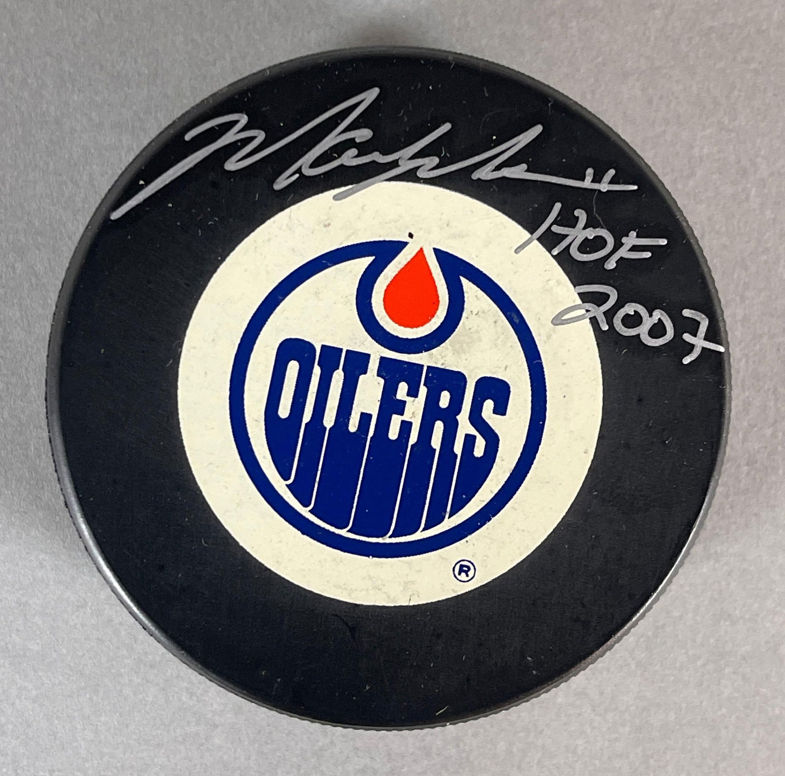 Mark Messier Signed Official NHL Oilers Puck with Inscription and JSA COA (1 of 4)