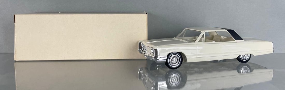 1968 Chrysler Imperial Polar White Dealership Promo Car (1 of 6)