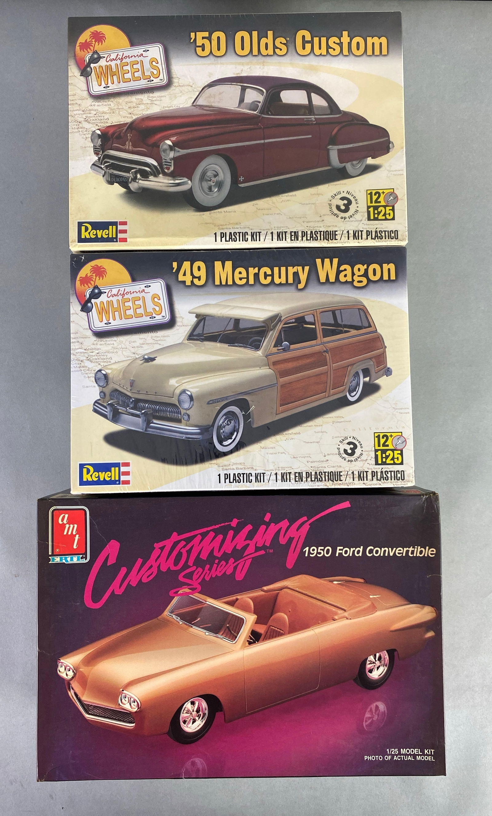 Group of 3 Mid 1900s Classic Car Plastic Model Kits (1 of 3)