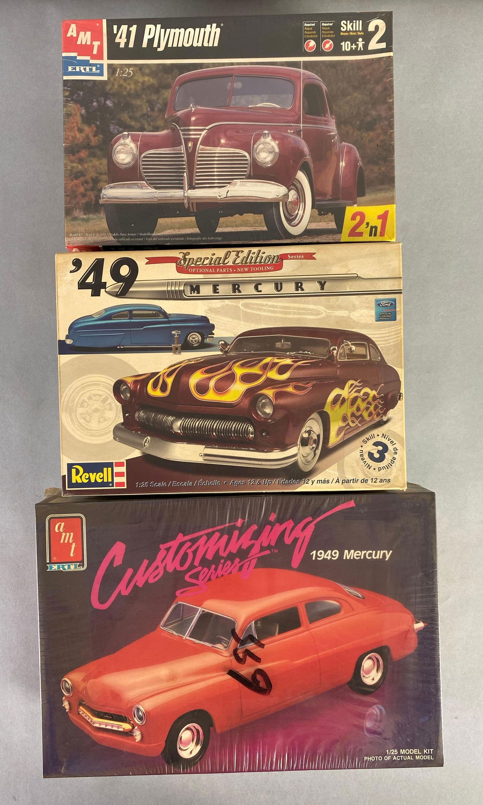 Group of 3 1940s Classic Car Plastic Model Kits (1 of 3)