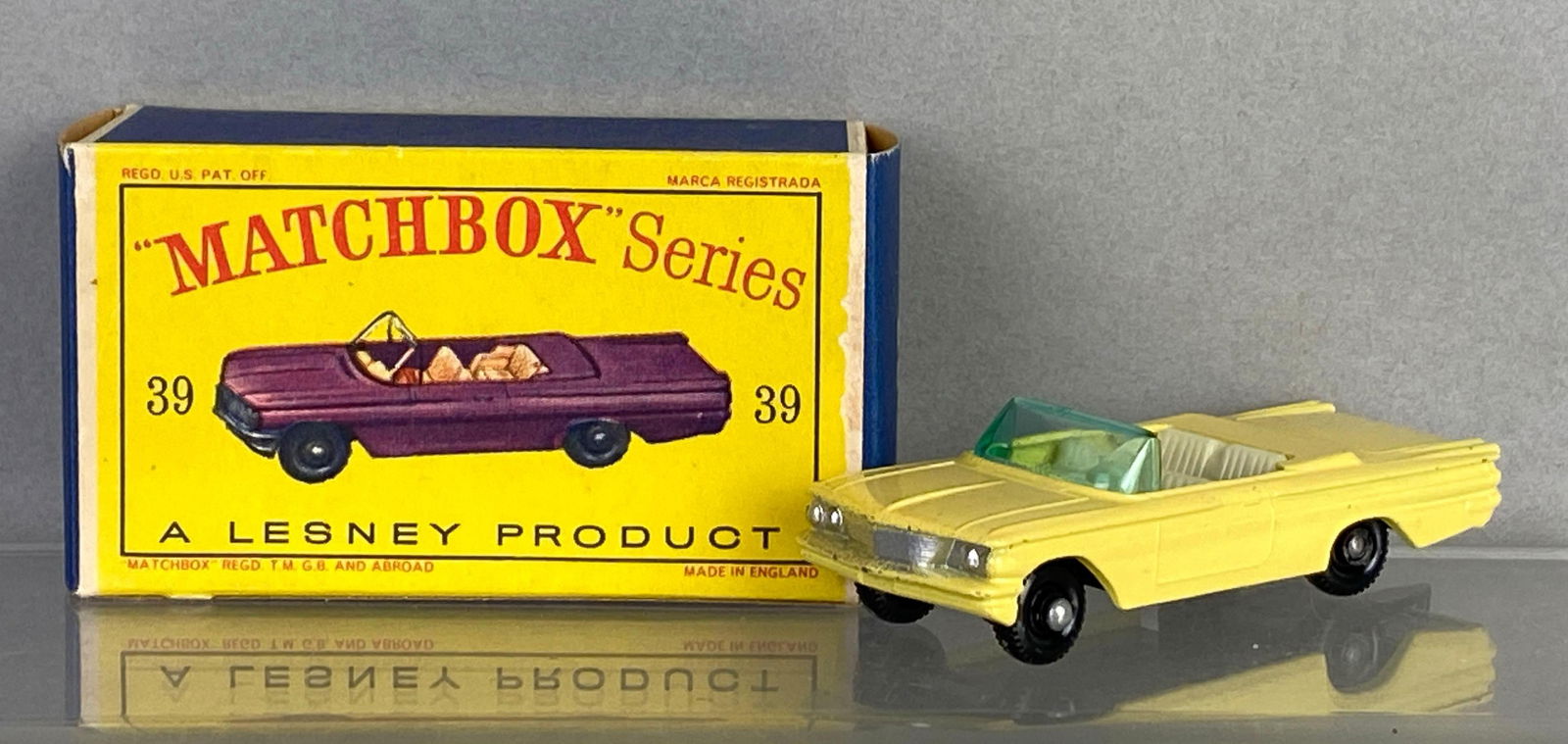 Matchbox No. 39 Pontiac Convertible (1 of 7)