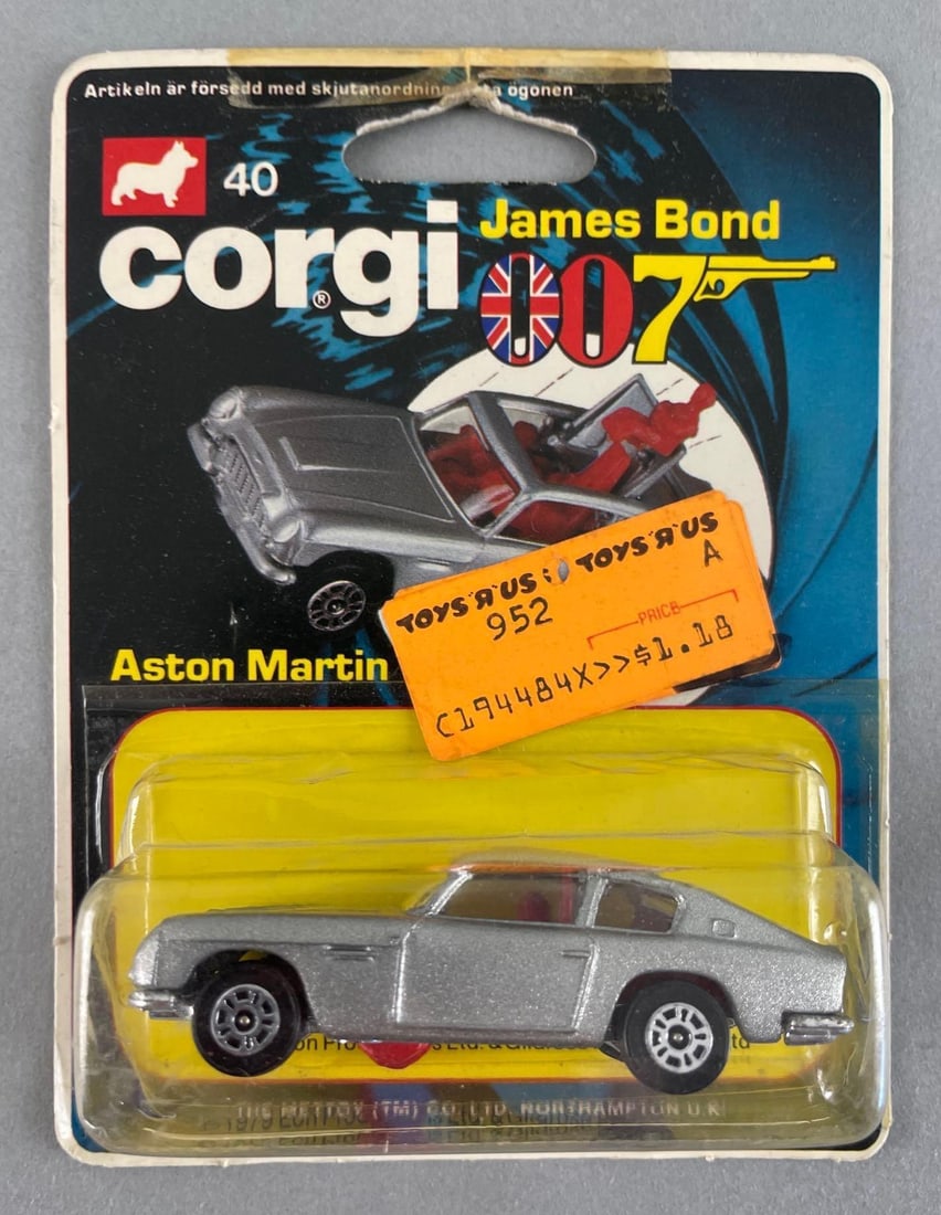Corgi James Bond 007 Aston Martin Die-Cast Car (1 of 2)