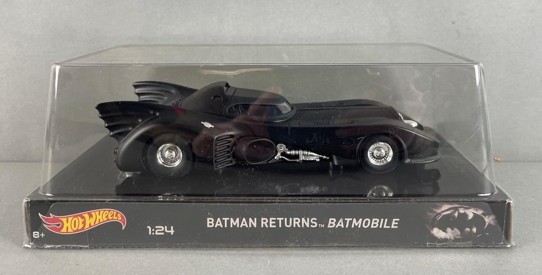 Mattel Hot Wheels Batman Returns Die-Cast Batmobile (1 of 4)