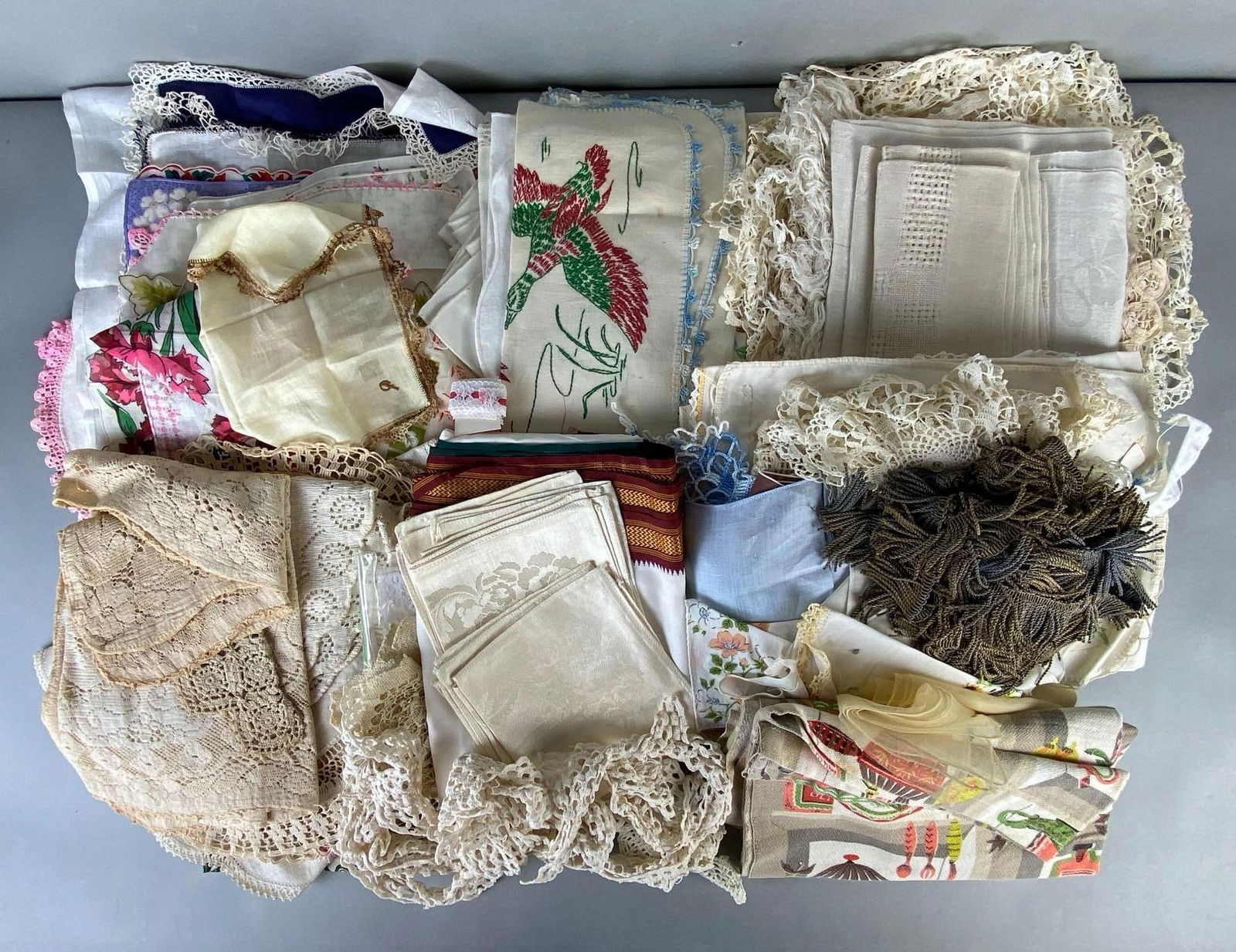 Large Group of Vintage Linens: Includes napkins, doilies, lace trim, tea towels, and more.
