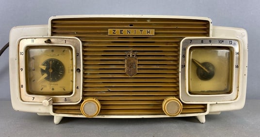 1953 Mid Century Modern Zenith K622 Alarm Clock Tube Radio