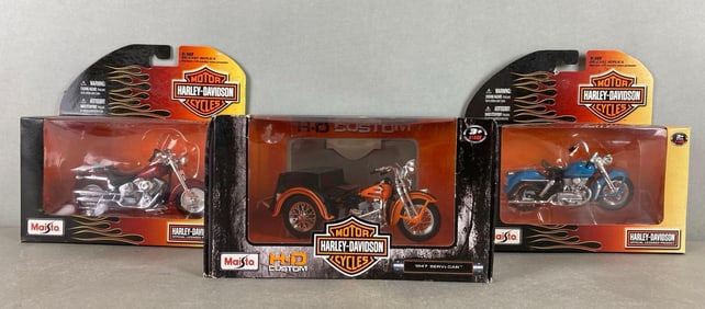 Group of 3 Maisto Harley Davidson 1/18 Die-Cast Motorcycles