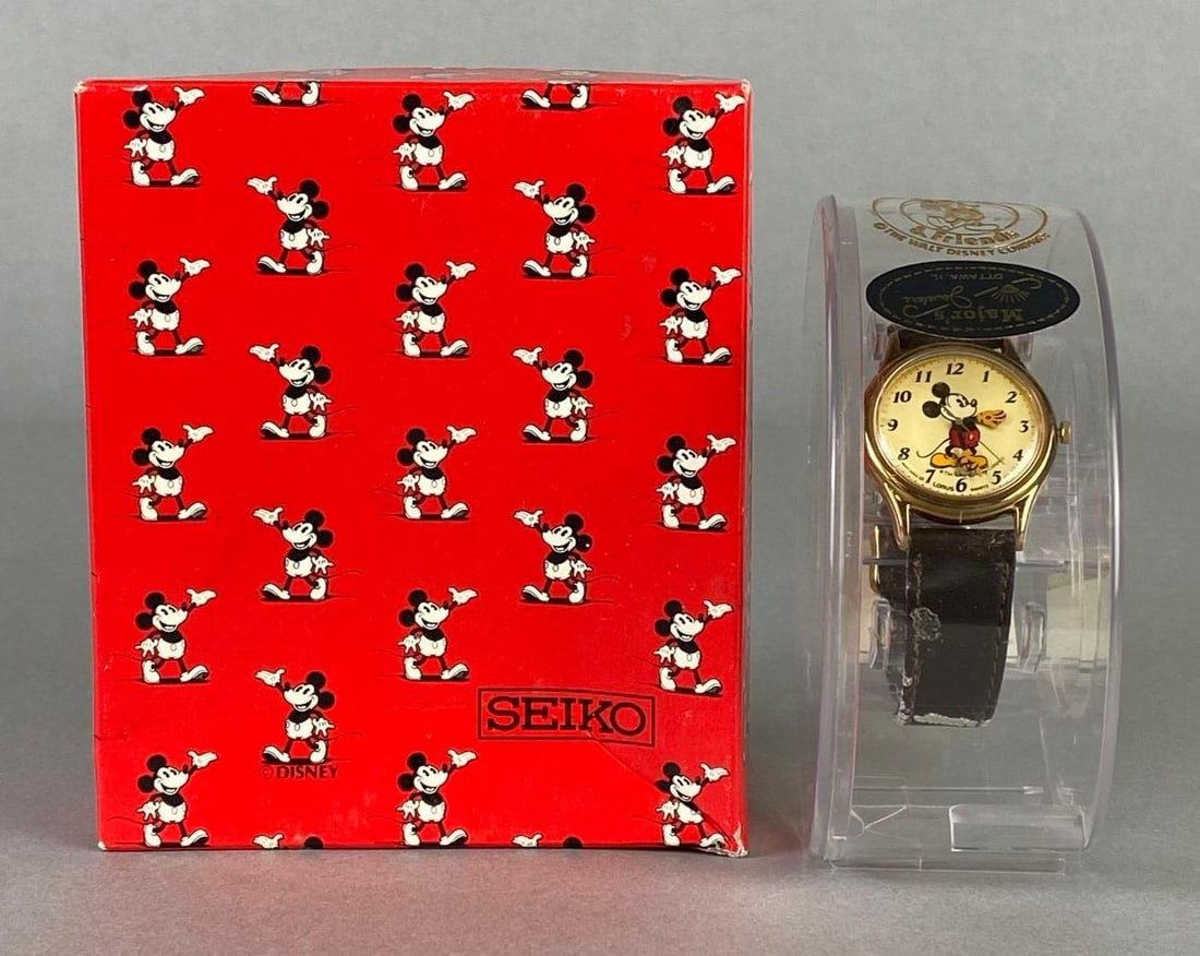 Seiko Disney Mickey Mouse Wristwatch (1 of 7)