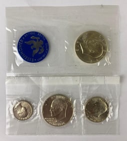 Group of Bicentennial US Coins and More