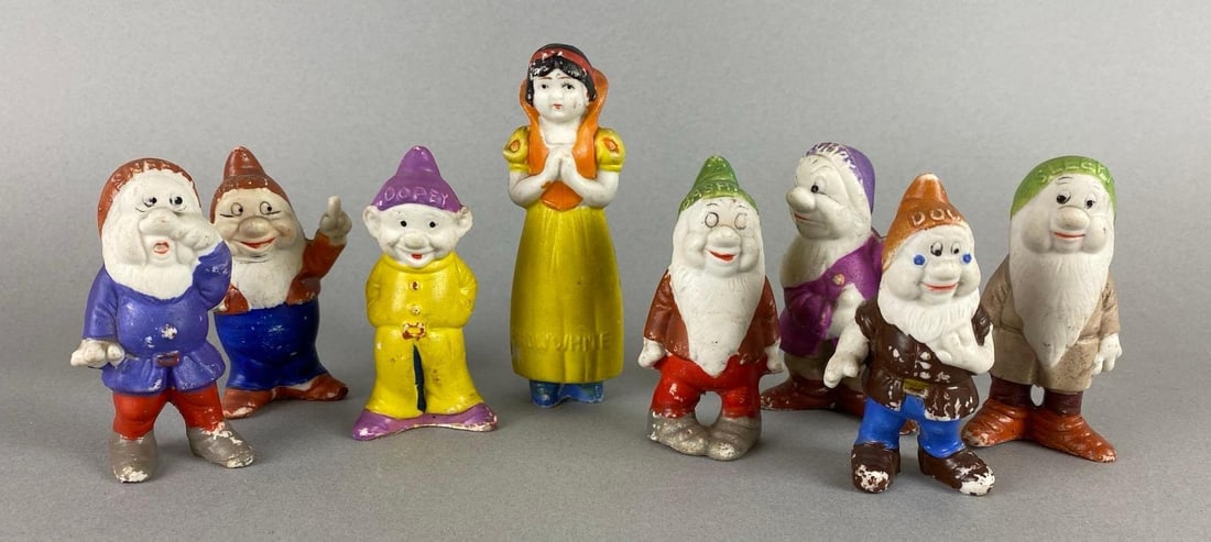 Group of 8 Walt Disney Japan Snow White and the Seven Dwarfs Porcelain  Figurines (1 of 6)