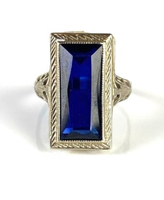 14K White Gold Sapphire Ring