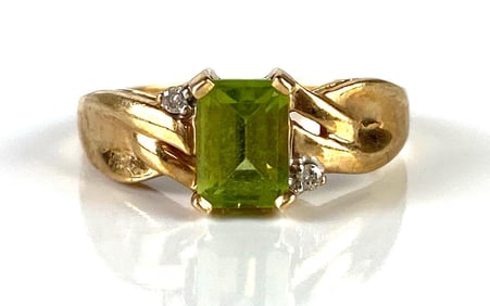 10K Gold Peridot and Diamond Ring
