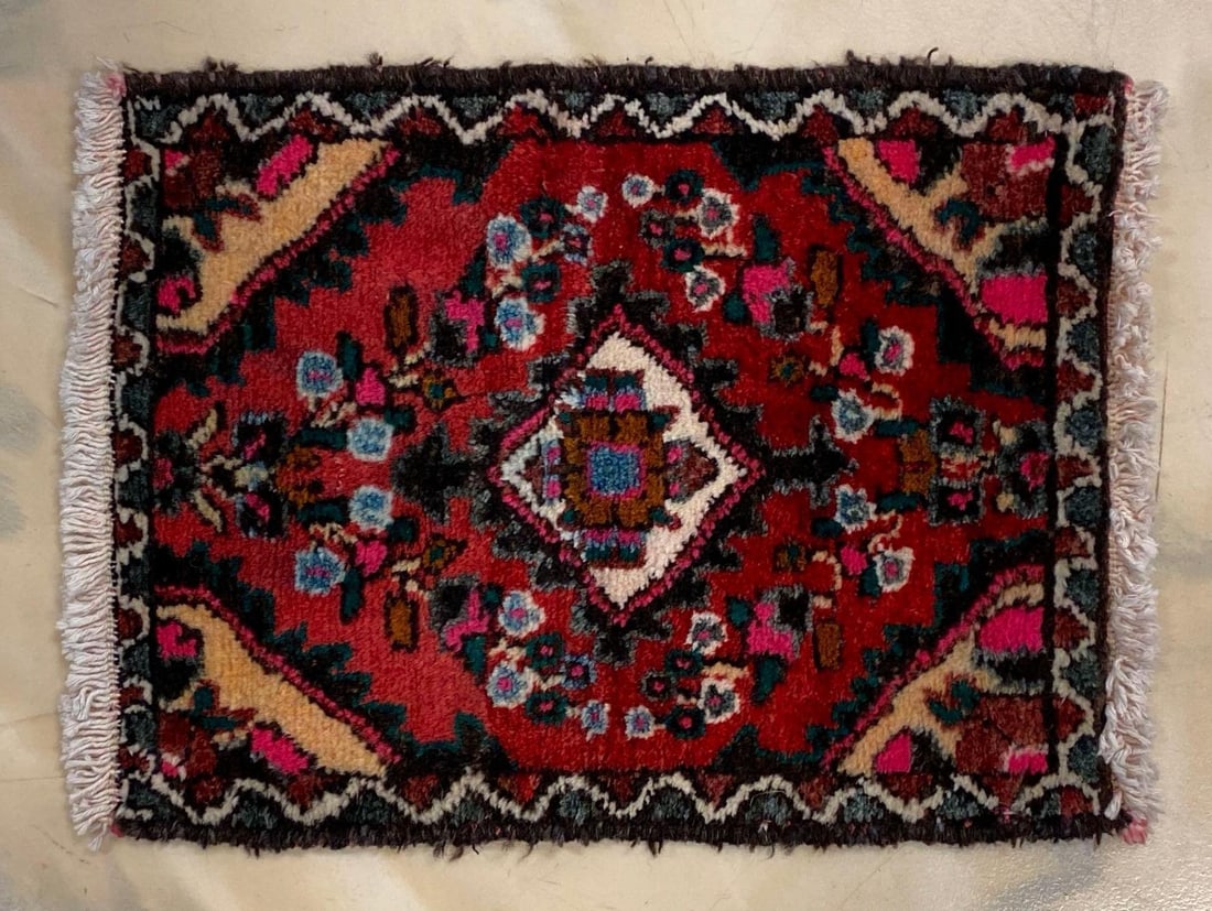 Small Vintage Persian Mat/Rug: Measures 17 x 21 inches.
