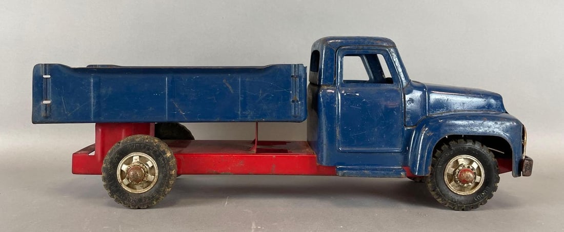 Vintage Buddy L Pressed Steel Pickup Truck: Measures 7 x 20 x 6 inches
