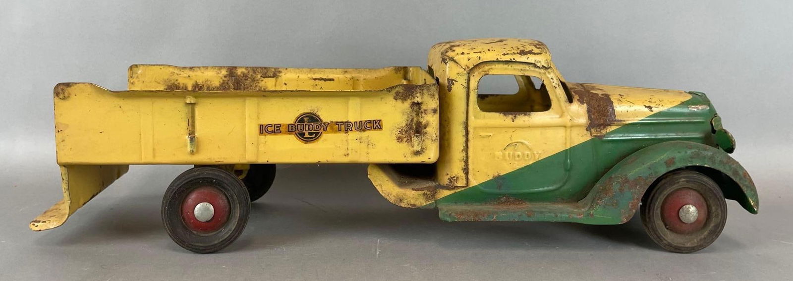 Vintage Buddy L Pressed Steel Ice Truck: Measures 6 1/4 x 21 1/2 x 6 inches