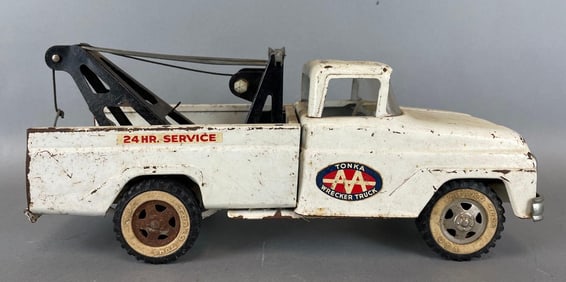 Vintage Tonka AA Pressed Steel Wrecker Truck