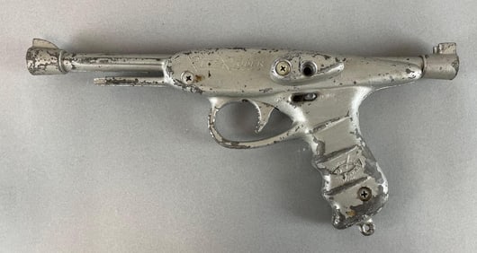 Universal Die-Cast Reef Raider Blaster Gun