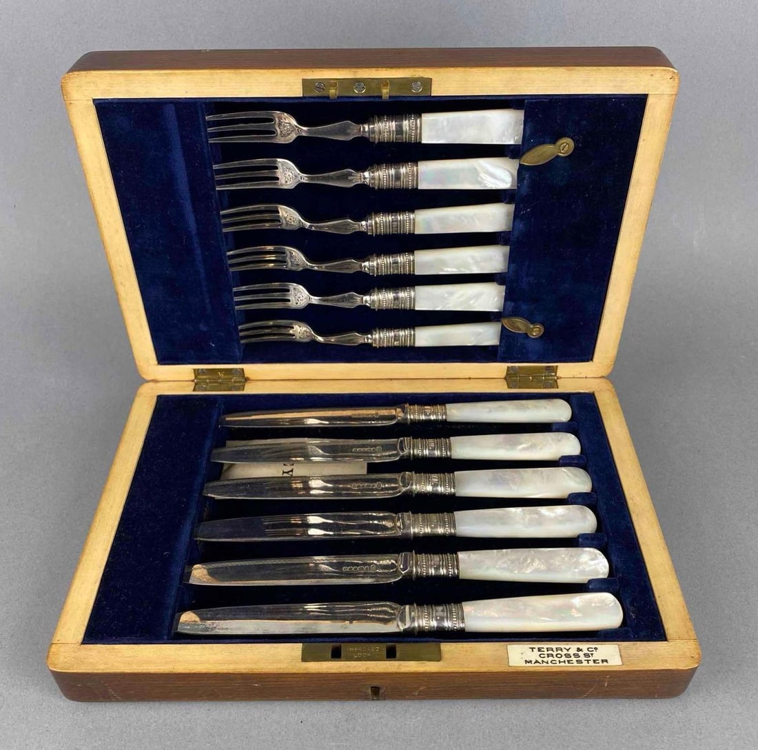 Group of 12 Vintage Terry and Co Silver Plated and Mother of Pearl Fruit Knives and Forks (1 of 5)