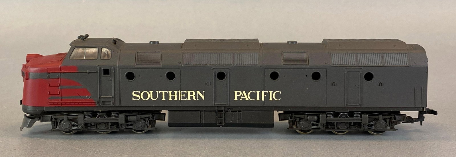 Southern Pacific HO Scale 6-6 Diesel Engine (1 of 5)