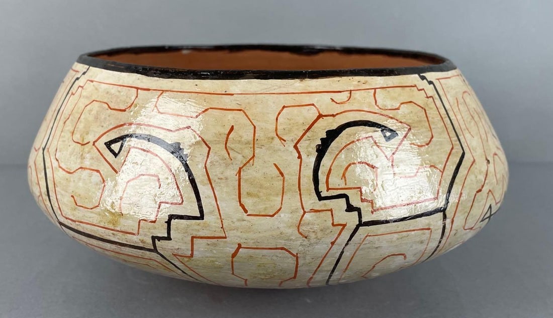 Peruvian Shipibo Pottery Bowl (1 of 4)