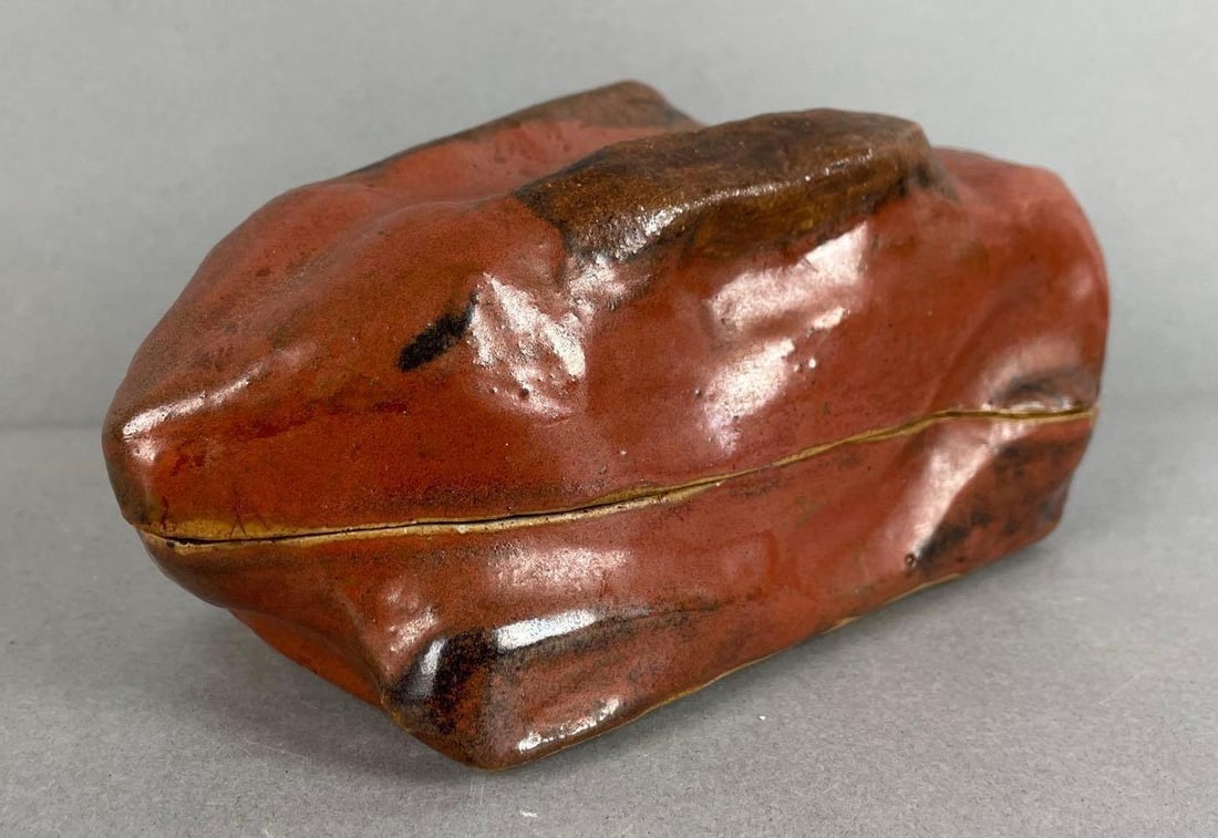 Rabbit Pottery Trinket Box: Signed and "80" on bottom, some wear. Measures 3 x 7 x 3 inches