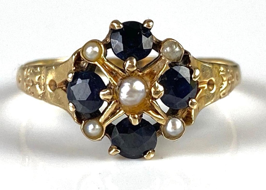 14K Gold Sapphire and Seed Pearl Ring: Total weight 1.7g, Size 7.