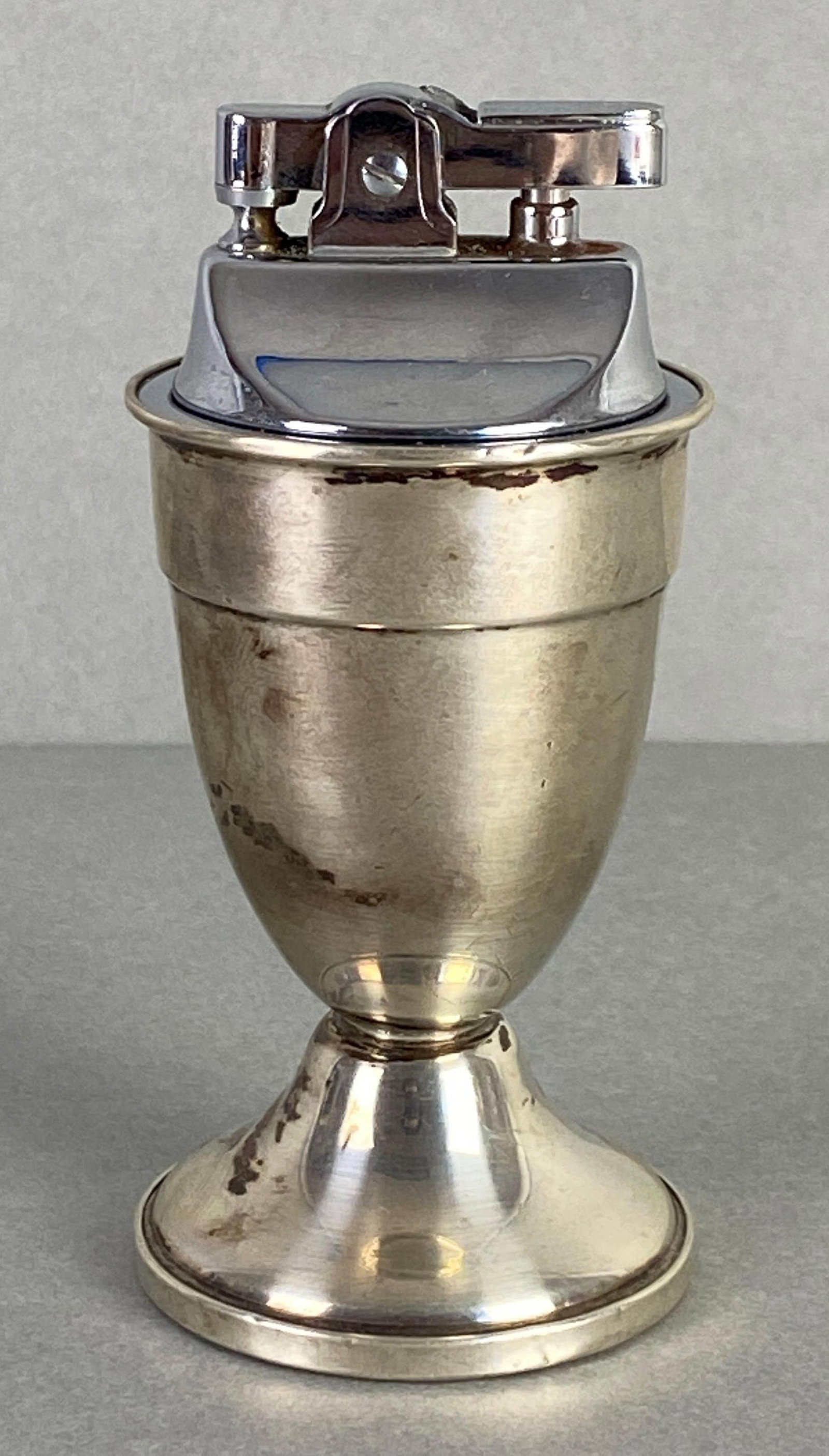 Garden Silversmith Weighted Sterling Silver Desk Lighter: marked on base, measures 4 x 1 3/4 inches