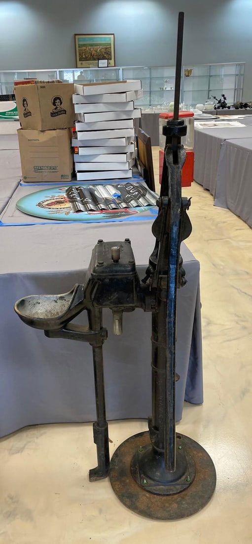 Antique Baker Mfg. Monitor Cast Iron Pump Water Fountain (1 of 5)
