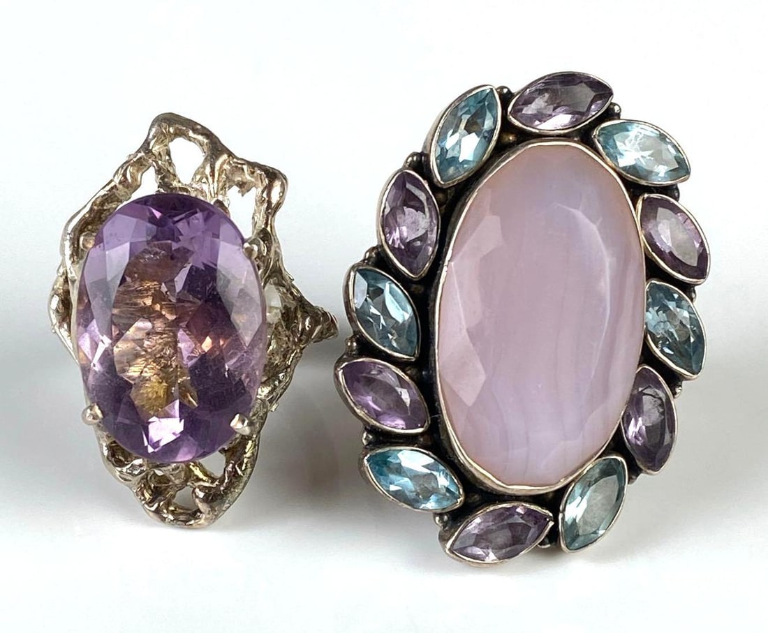 Group of 2 Purple Costume Jewelry Rings (1 of 5)