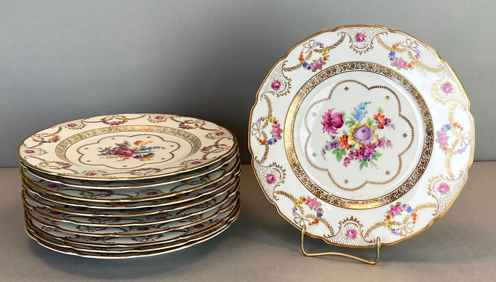 Group of 11 Bavarian Schumann Floral and Gilt Porcelain Dinner Platea: Each marked on base, each measures 11 inches in diameter