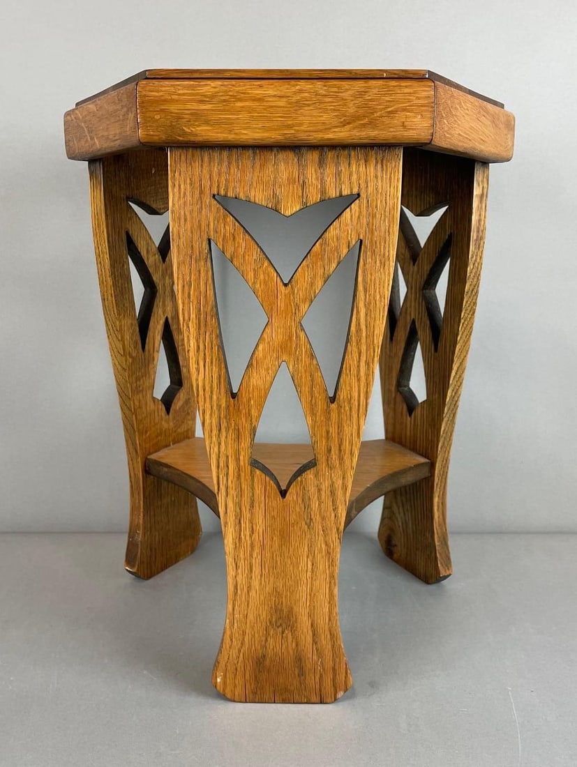 Arts and Crafts Quarter l-Sawn Oak Tabouret End Table (1 of 5)